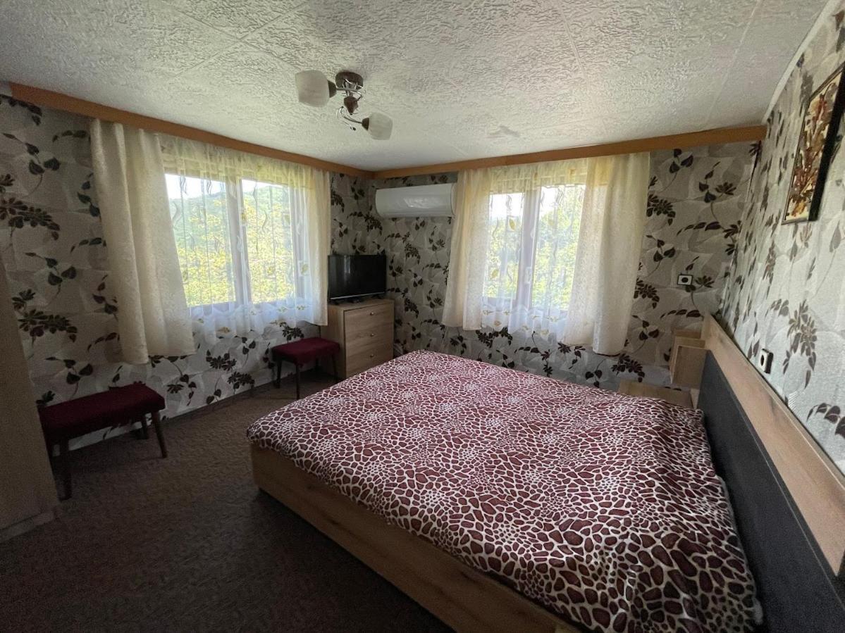 Holiday Home Lyubovo Gabrovo Exterior photo