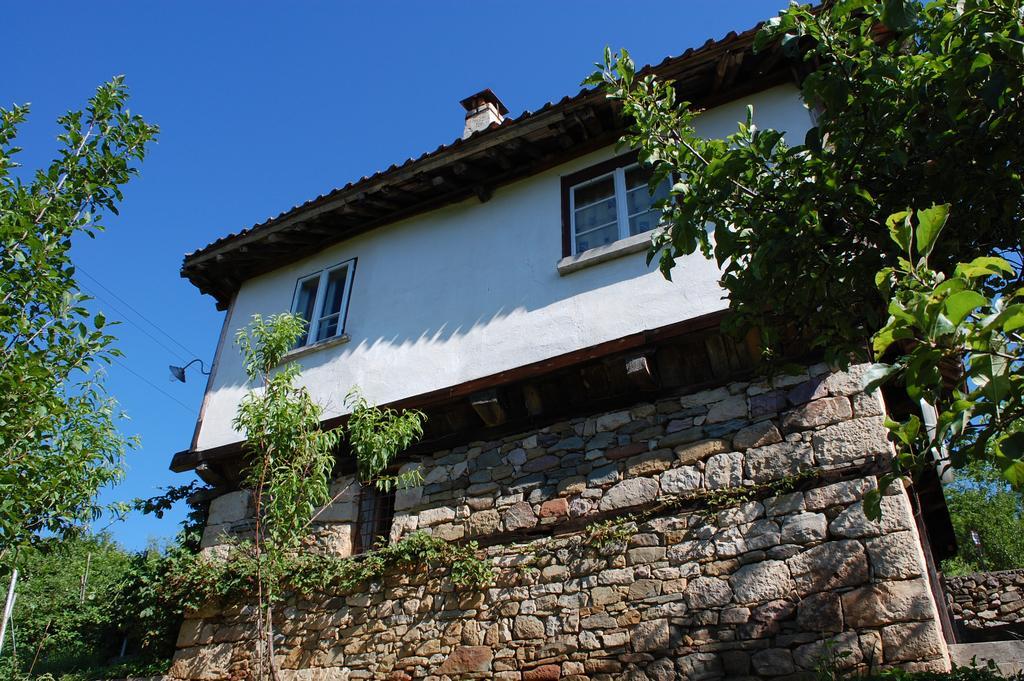 Holiday Home Lyubovo Gabrovo Exterior photo